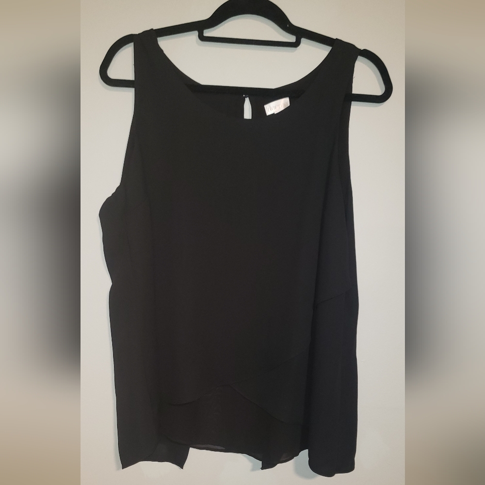 Layered tank to dress up or dress down. Color black. Brand Decree. Size XL.